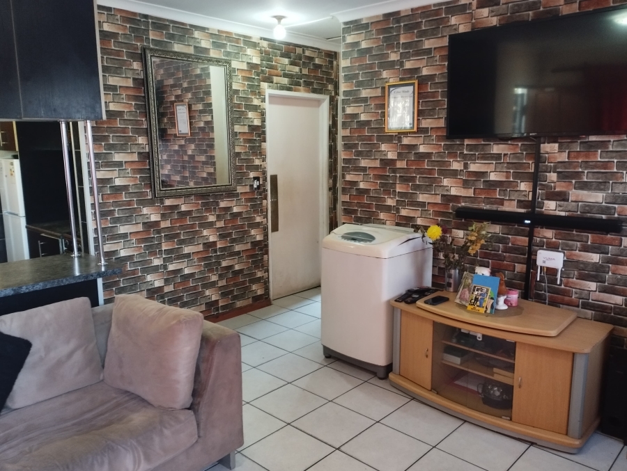 2 Bedroom Property for Sale in Camelot Western Cape